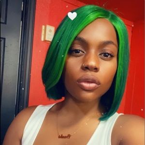 Meet your Posher, Brooke